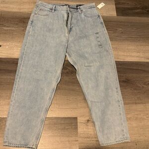 GAP Women's Light Blue Straight Leg Jeans